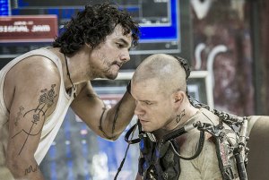 A computer hacker (Wagner Moura) gives Matt Damon the right stuff to help overtake Elysium.