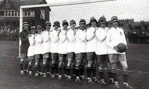 An English women's football team from 1920. Hard to believe the FA banned them for decades!